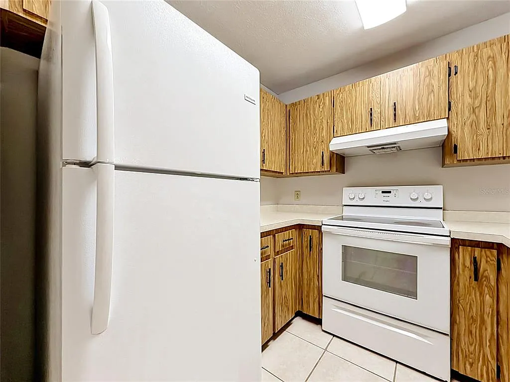 2 bed, 1.5 bath, 1260 sqft, $1,300 — Photo 3