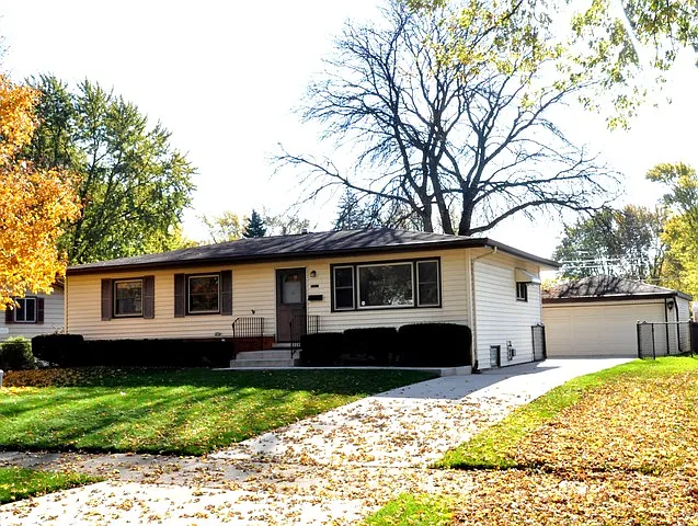 607 E Dogwood Ln photo 1