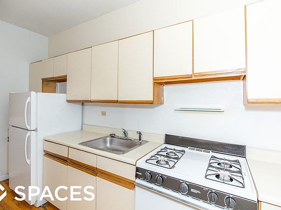 5th image of 654 W Cornelia Ave #66O1O