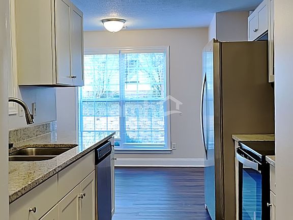 4th image of 216 Orleans Dr