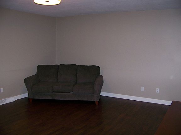 4th image of 1 Carter Dr APT 1