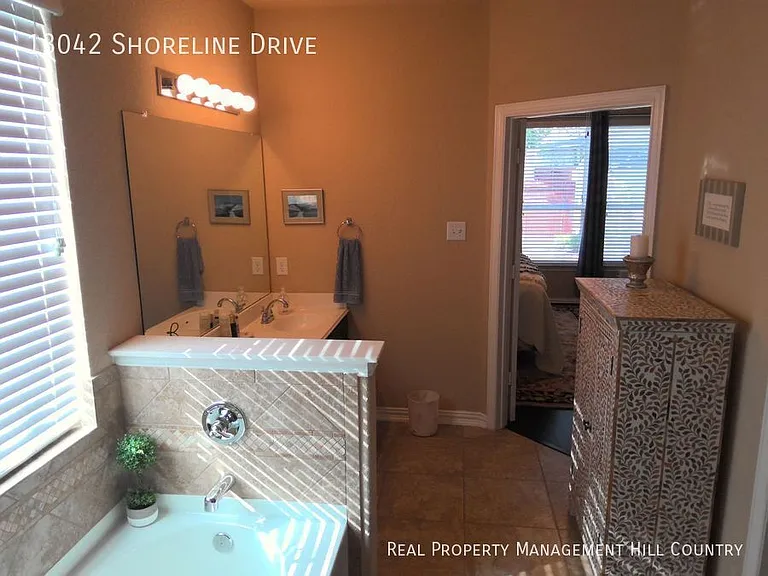 13042 Shoreline Dr — Photo 19
