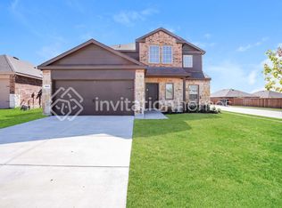 800 Alton Dr, Aubrey, TX 76227