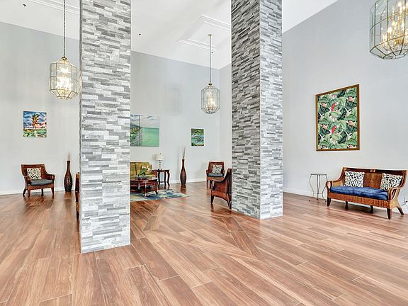 4th image of 1505 N RIVERSIDE Drive #707