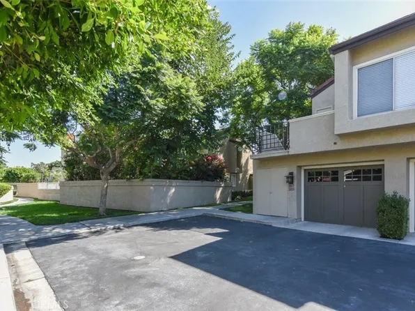 122 Stanford Ct #61, Irvine, CA 92612