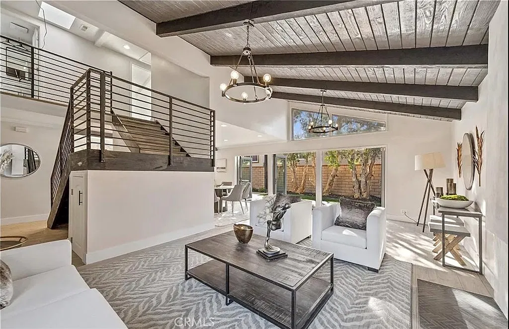 7 bed, 2789 sqft, $9,500 — Photo 3