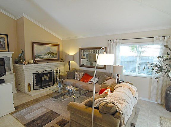 4th image of 2530 Santa Ana Ave #6