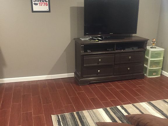 4th image of 405 Sentry Ln