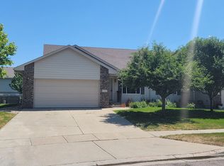5102 S Baneberry Ave, Sioux Falls, SD 57106
