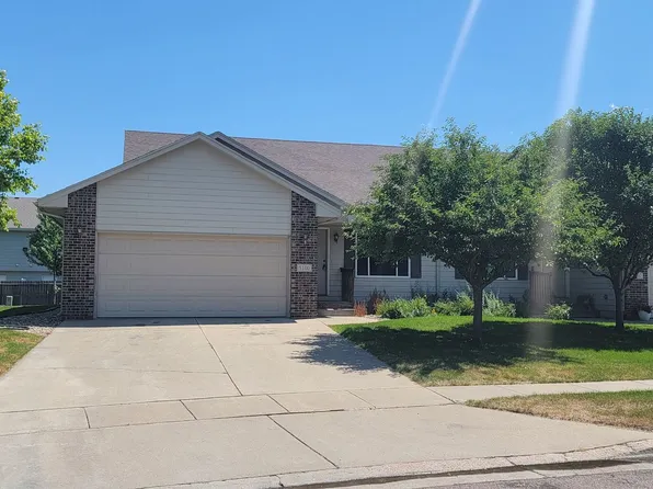 5006 S Baneberry Ave, Sioux Falls, SD 57106