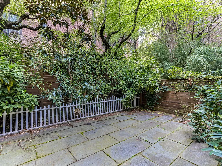 308 W 19th St #1 — Photo 9