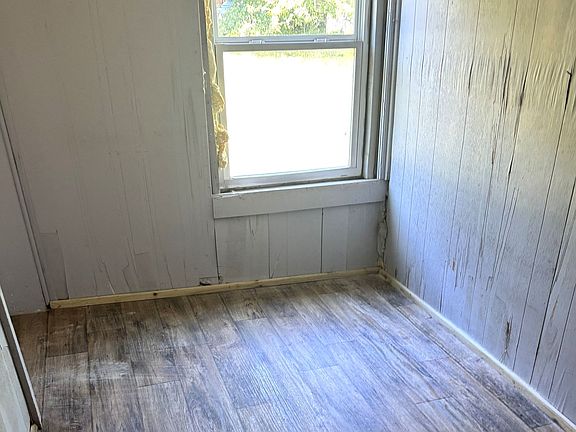 3rd image of 2711 W Walker St APT 111
