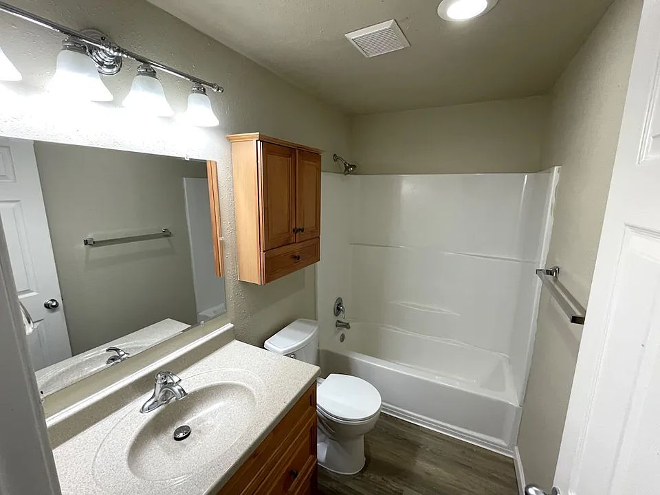 1st image of 27626 43rd Pl S