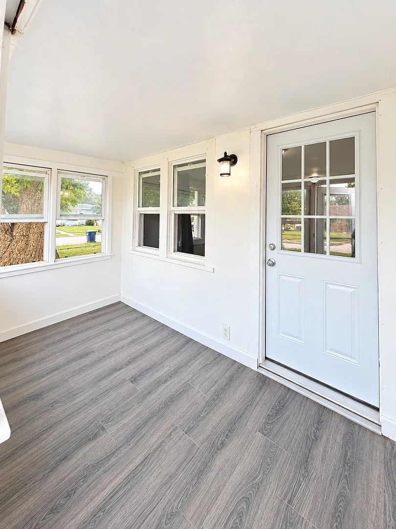 2 bed, 750 sqft, $1,675 — Photo 2