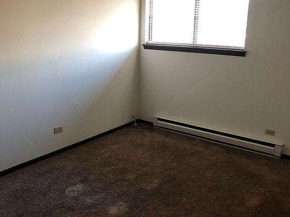 3rd image of 1913 Stonebridge Dr APT 1D