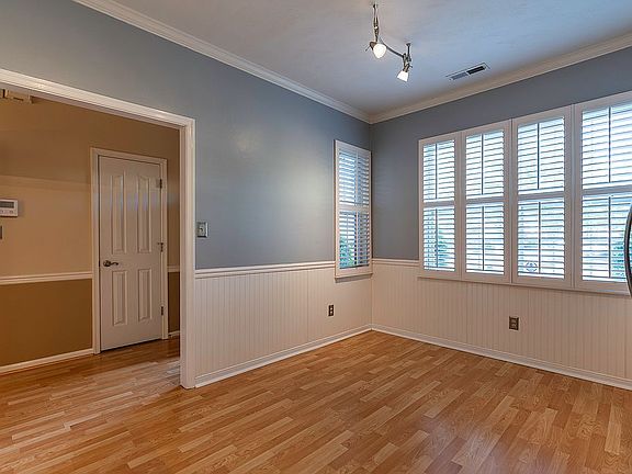 4th image of 606 W Lake Cir #12-55