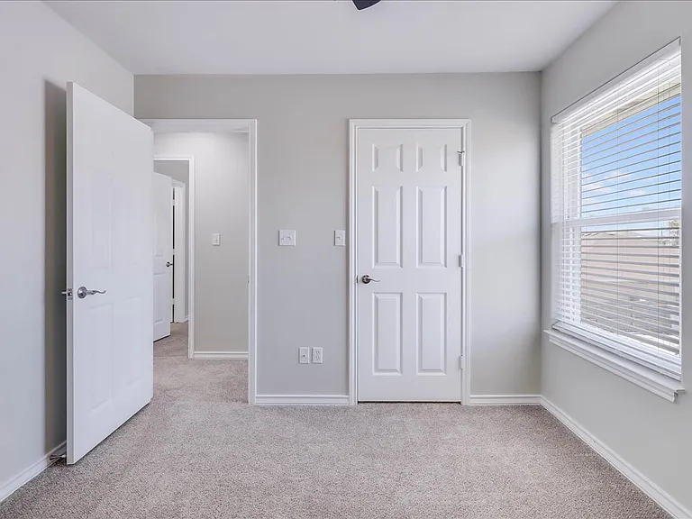 15513 Palmira Ave #B — Photo 36