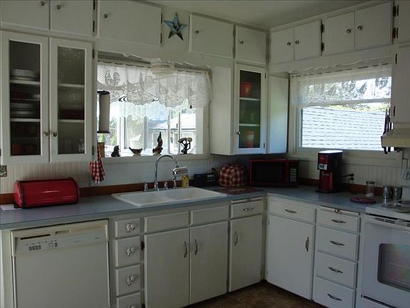 4th image of 1802 Hillyard Dr
