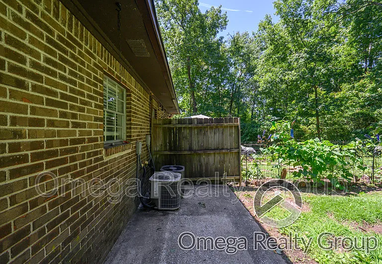 31 Indianwood Dr — Photo 26