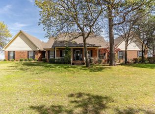 100 Winters Way, Poteau, OK 74953