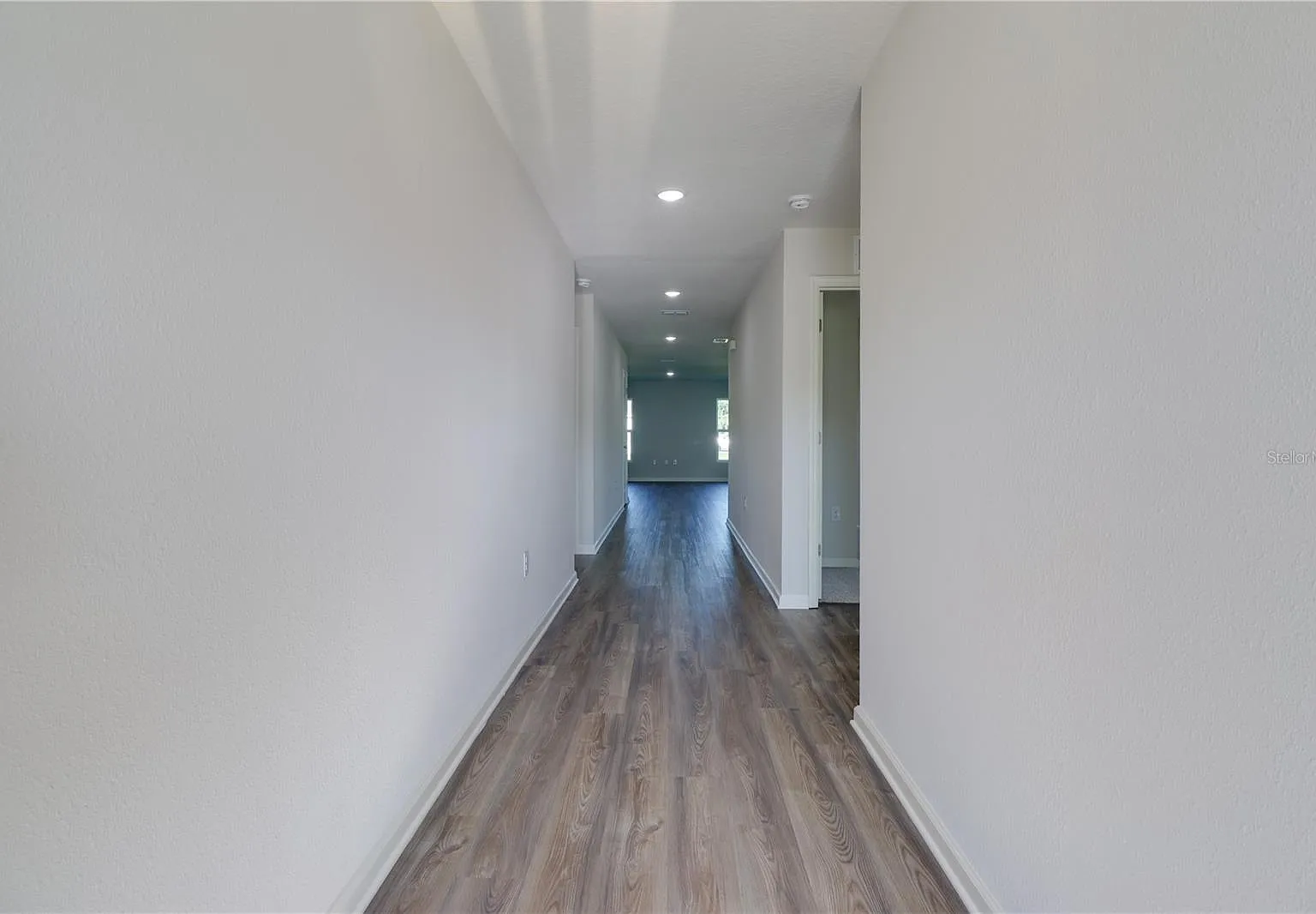 4 bed, 1662 sqft, $2,200 — Photo 2