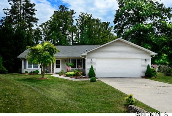 1st image of 552 Woodfield Ln