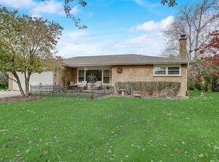 726 Crest Ave, Schaumburg, IL 60193