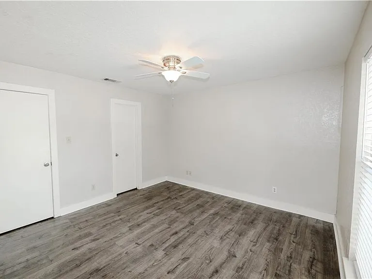 1302 Danbury Sq #A — Photo 26