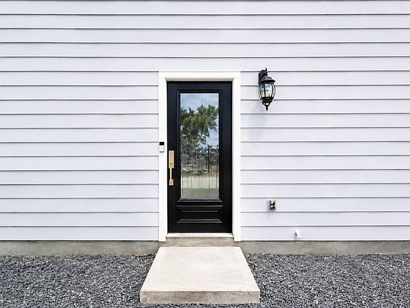 2nd image of 603 Link Rd #H