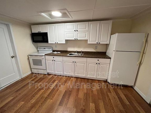 4th image of 713 Seneca St