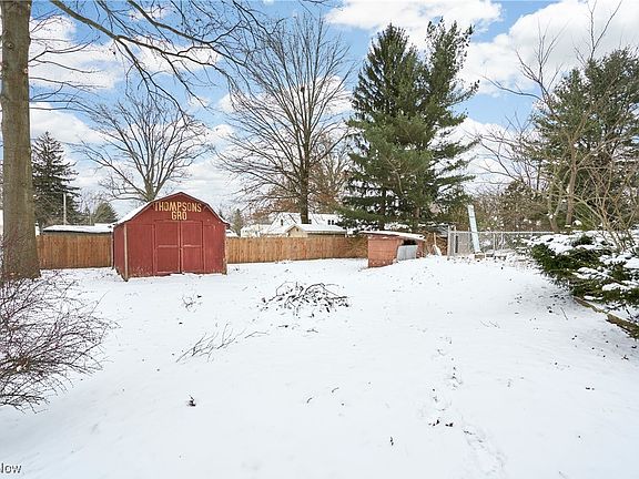 3rd image of 274 Parkview Ave