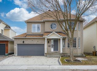 10 Pavona St, Ottawa, ON K2G 6T2
