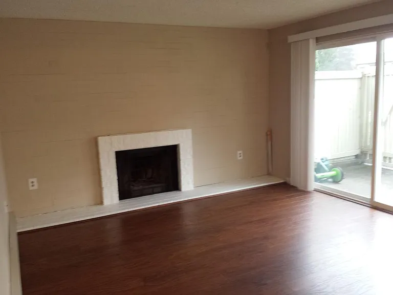 1150 Sunset Blvd NE #122 — Photo 4