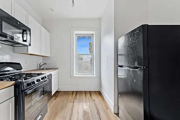 Rented by Douglas Elliman | media 16