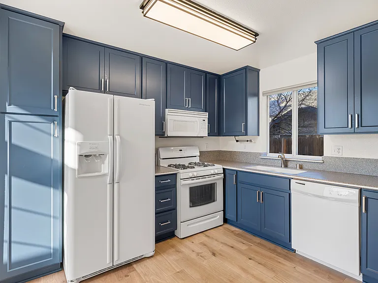 466 Len Cir — Photo 9