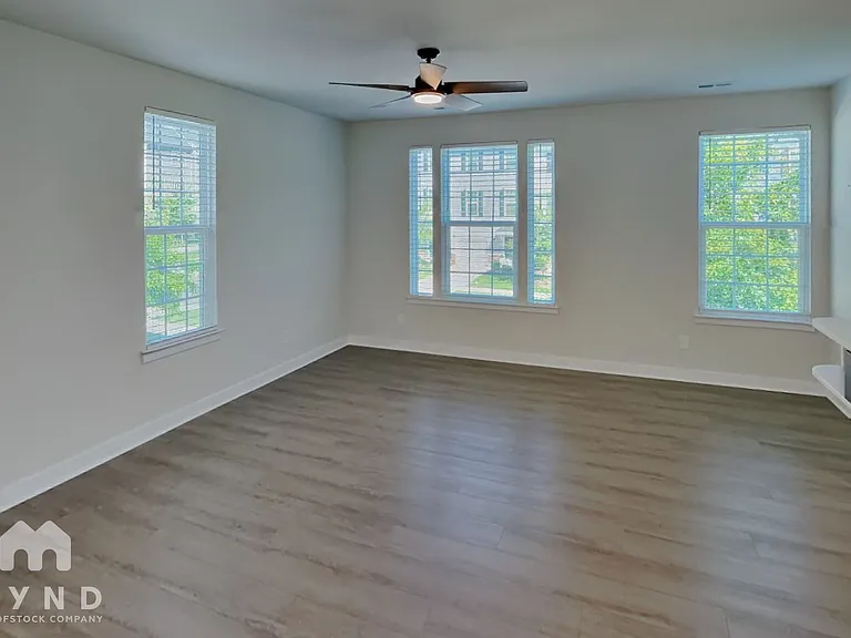 2423 Dr Carver Rd — Photo 4