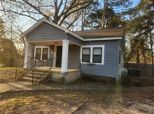 2913 Honeysuckle Ln, Russellville, AR 72801