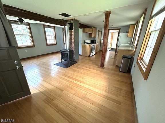 4th image of 201 Libertyville Rd