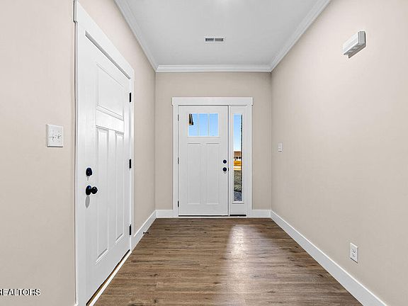 4th image of 723 Haig St
