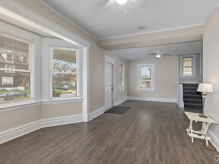 835 Bates St SE — Photo 11
