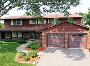 124 Lynnfield Ln, Schaumburg, IL 60193