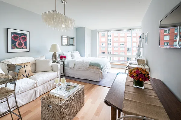 Rented by The Albanese Organization | media 4