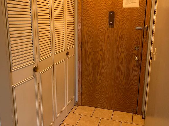 4th image of 818 8th St SE #205