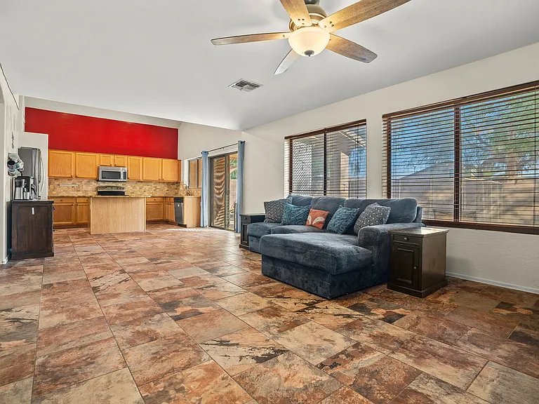 3299 E Boston St — Photo 20