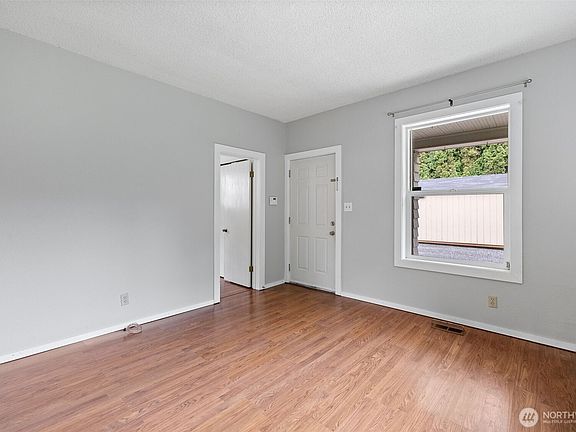 4th image of 9425 Carnation Duvall Road NE
