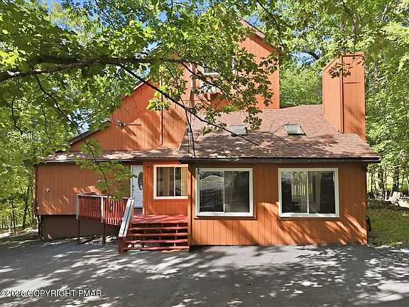 2nd image of 184 Cambridge Ct