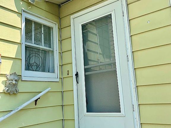 3rd image of 1454 Miner St