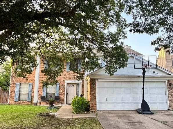 2630 Winslow Dr, Grand Prairie, TX 75052