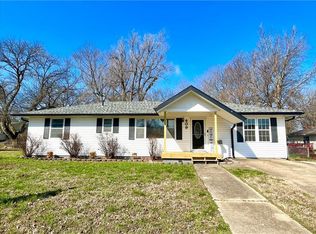 409 N Spring St, Nevada, MO 64772