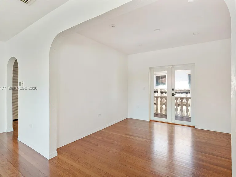 2240 SW 24th Ave — Photo 8